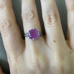 2.81 ct purplish pink sapphire 14kt ring
